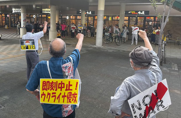 戦争反対を市民に訴えた（8月21日・福岡県久留米市）